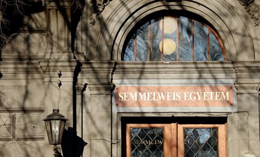 Felvételi 2025: hány pont lehet elég az orvosi egyetemre?